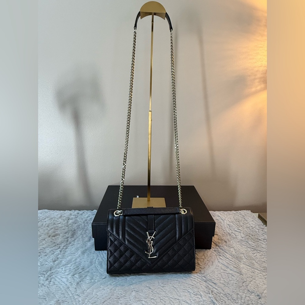 SAINT LAURENT
Envelope Triquilt Medium YSL Shoulder Bag in Grained Leather - Picture 4 of 10